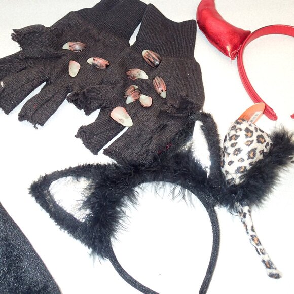 Lot of Halloween Accessories - Picture 7 of 7